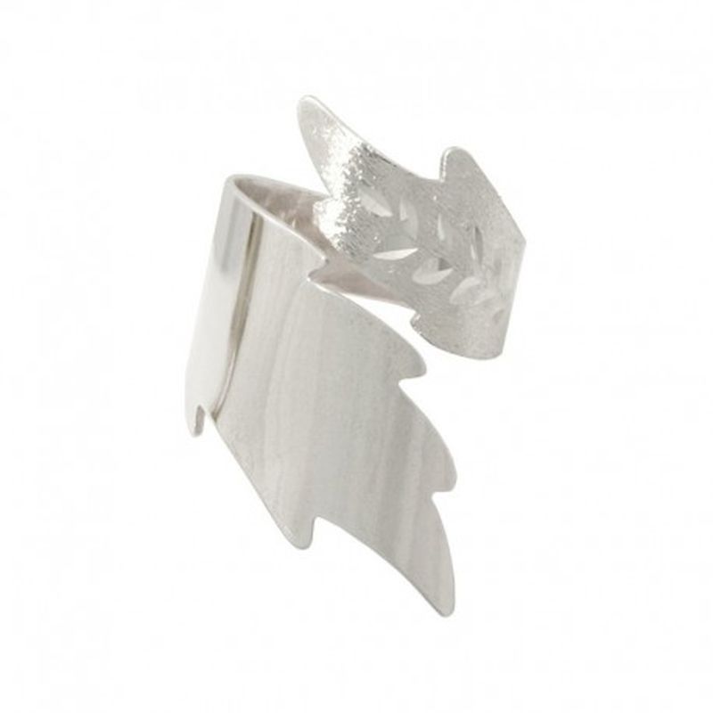 ANILLO ESPIRAL HOJAS FACETADO. COLOR PLATA