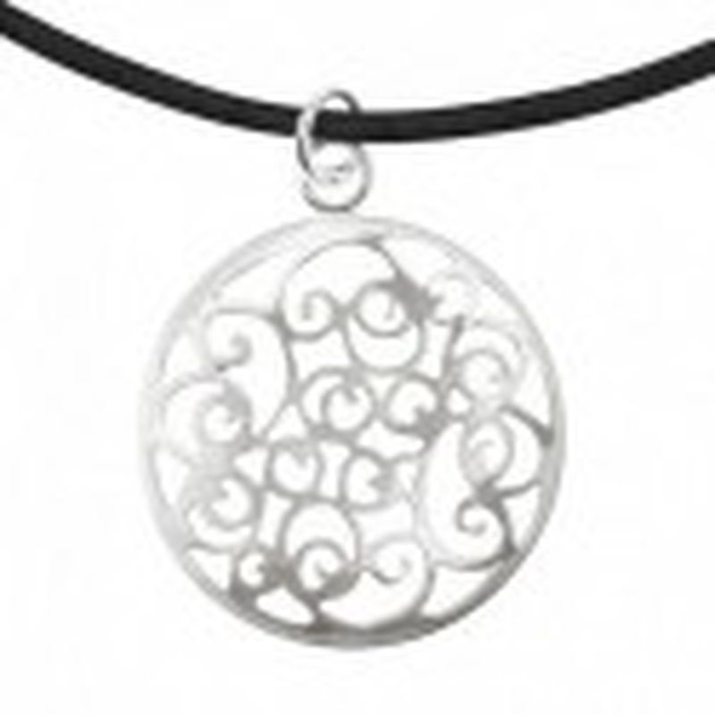 COLGANTE FILIGRANA COLOR PLATA CON CORDON CUERO NEGRO