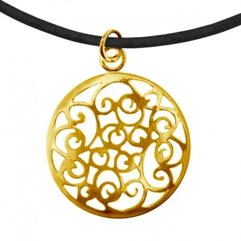 COLGANTE FILIGRANA COLOR ORO CON CORDON CUERO NEGRO