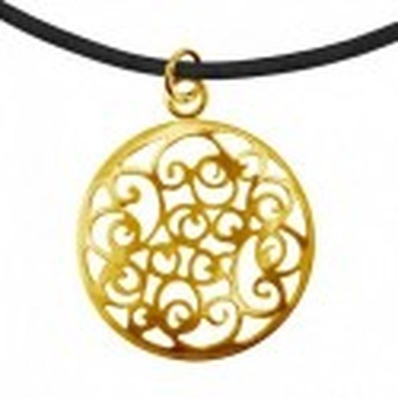 COLGANTE FILIGRANA COLOR ORO CON CORDON CUERO NEGRO